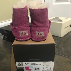 Pink ugg toddler size 2/3 with box